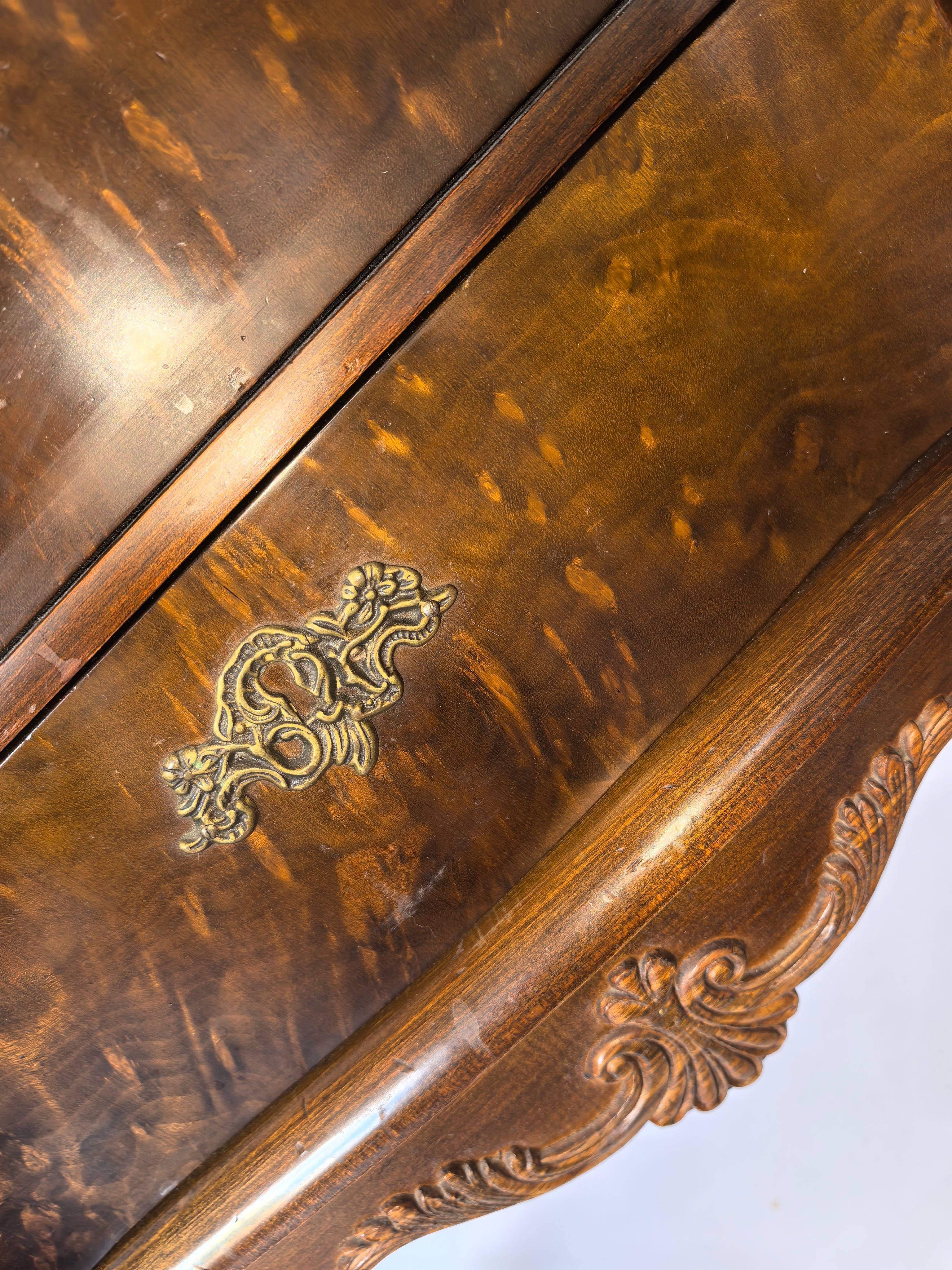 Barokstijl Commode met Vlammenfineer