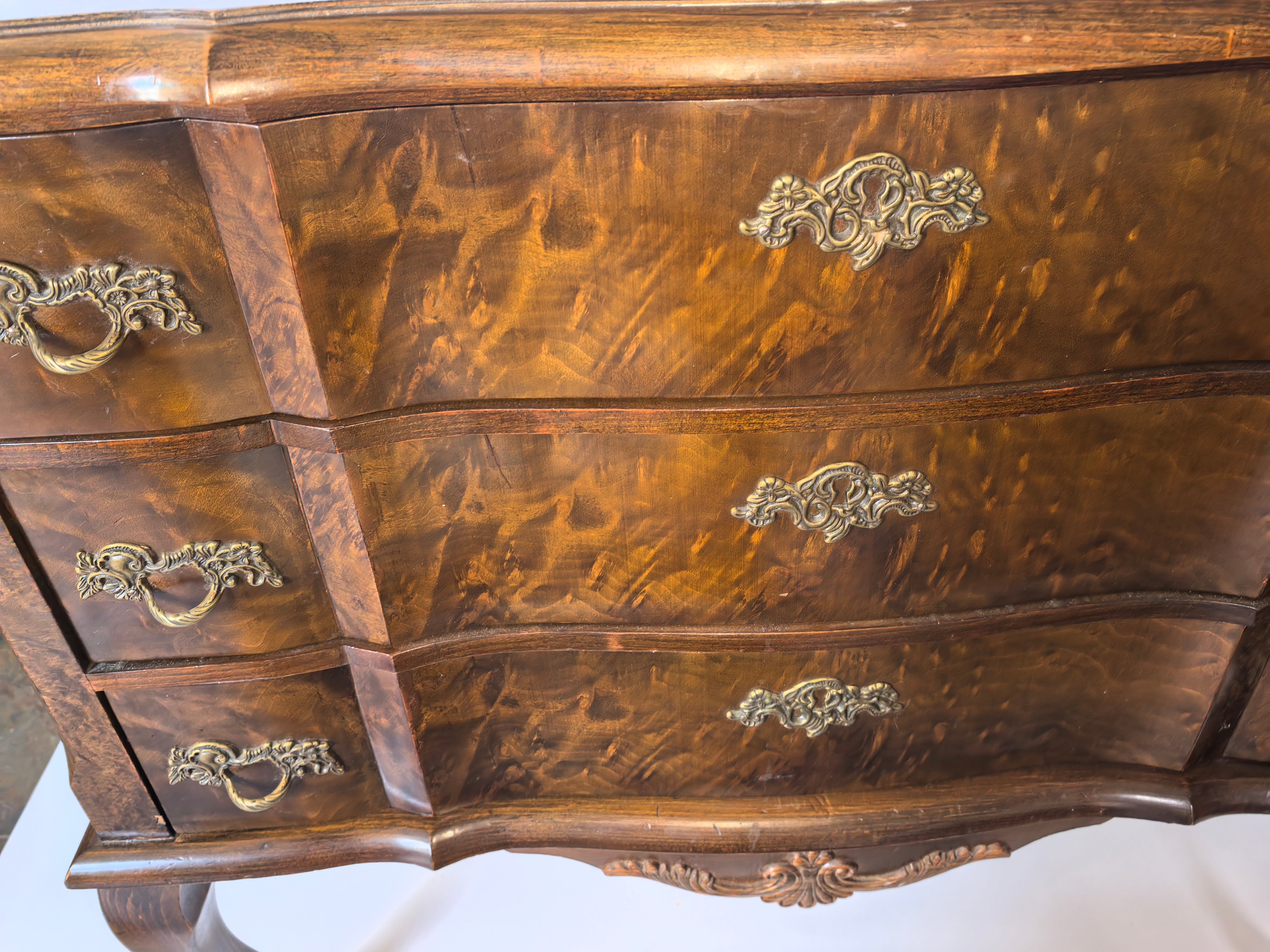 Barokstijl Commode met Vlammenfineer